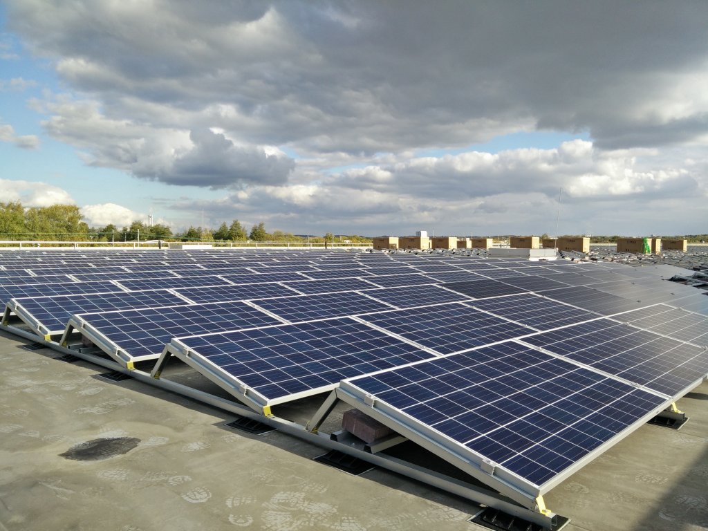 Zonnepanelen op het pand bij Transcarbo in Hoensbroek.